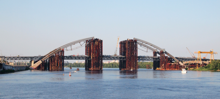 The low design of Russia’s Kerch Strait bridge cut by one third the list of ships that historically served Mariupol