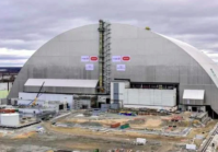 Объявлен международный тендер на сумму около 100 миллионов долларов США для демонтажа цементного саркофага, построенного в 1986 году вокруг все еще тлеющих останков поврежденного реактора в Чернобыле.