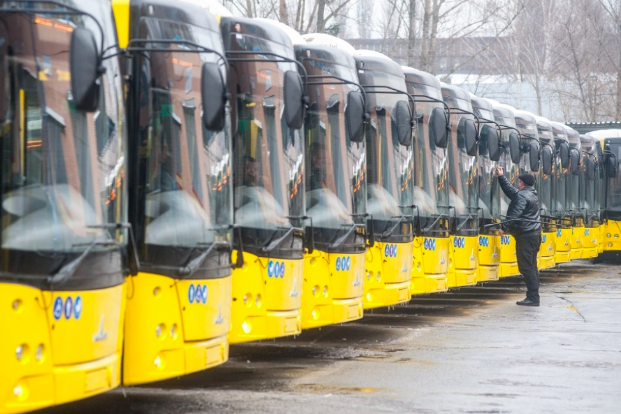 Відзначаючи, що в Україні п'ять виробників тролейбусів і 10 виробників автобусів, аналітик ГМК, національного новинного сайту з металів, Андрій Глущенко каже