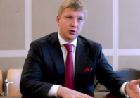 With the Naftogaz CEO’s five-year contract due to expire tomorrow, the government has decided to renew it for one more year