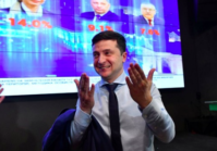 За прогнозами аналітиків, на президента Порошенко очікує жорстка боротьба за перемогу над суперником Володимиром Зеленським на президентських виборах 21 квітня