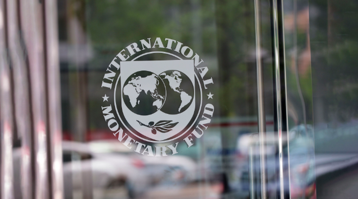 Хоч оглядова місія МВФ і залишалася в Києві протягом половини від очікуваних двох тижнів, вона покинула країну в середу в позитивному настрої.