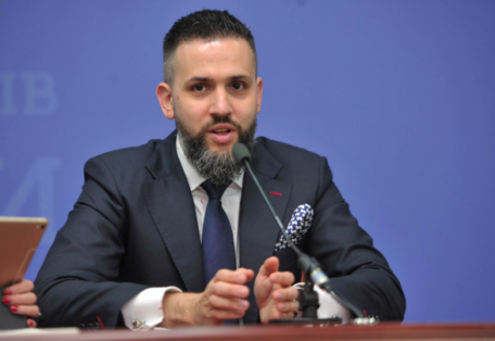Максим Нефьодов, енергійний 35-річний заступник міністра економіки України, переміг в конкурсі на посаду голови нової митної служби