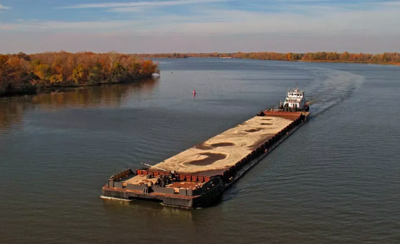 River cargo along the Dnipro jumped by 40% to 4.2 million during the first half of this year