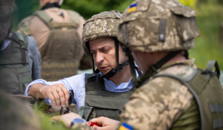 В соответствии с планом президента Зеленского по восстановлению контролируемой правительством половины Донбасса, ЕС предоставил Украине новую помощь в размере 119 миллионов евро в понедельник.