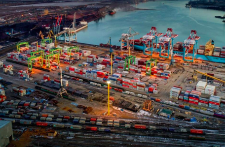 Дубайський DP World, один з найбільших портових операторів в світі, купує контроль над контейнерним терміналом TIS в Південному