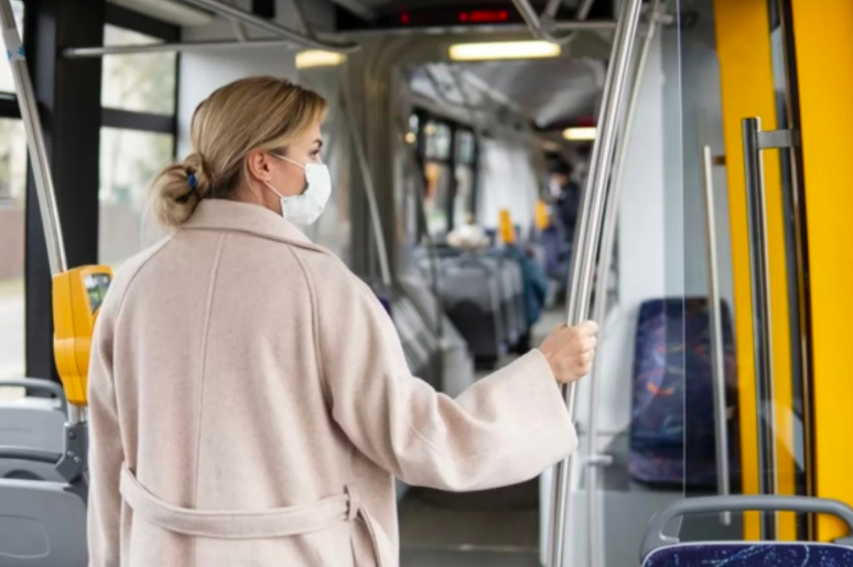 Starting this morning, Kyiv buses can be used only by ‘essential personnel’ wearing masks and displaying special passes.