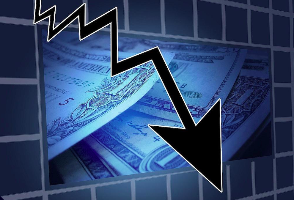 Ukraine’s economy shrank by 11% yoy during the second quarter, midway between the EU’s drop of 12.1% and the US drop of 9.5%.