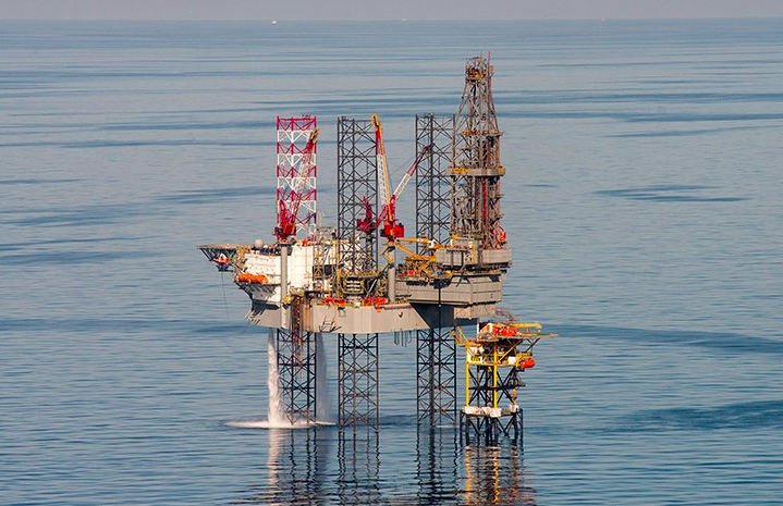 The government yesterday granted Naftogaz the right to develop a massive Black Sea gas block without a tender.