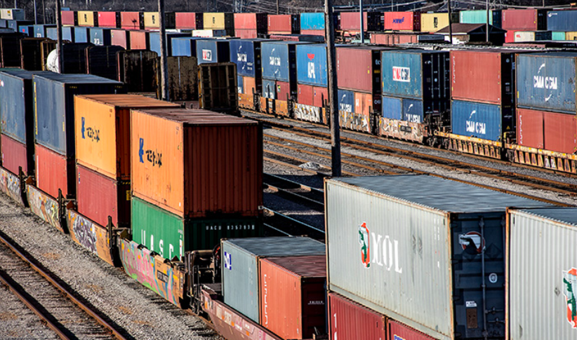 В смелой заявке на железнодорожное сообщение между Китаем и ЕС, польская PKP Cargo планирует инвестировать $1 млрд в село на границе с Беларусью, чтобы создать там самый современный и крупнейший логистический центр в Европе. Согласно новостному сайту Railway.supply