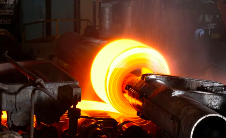 Несмотря на глобальную рецессию, сталелитейные компании Украины увеличили объемы проката почти на 1% г/г до 18,3 млн тонн