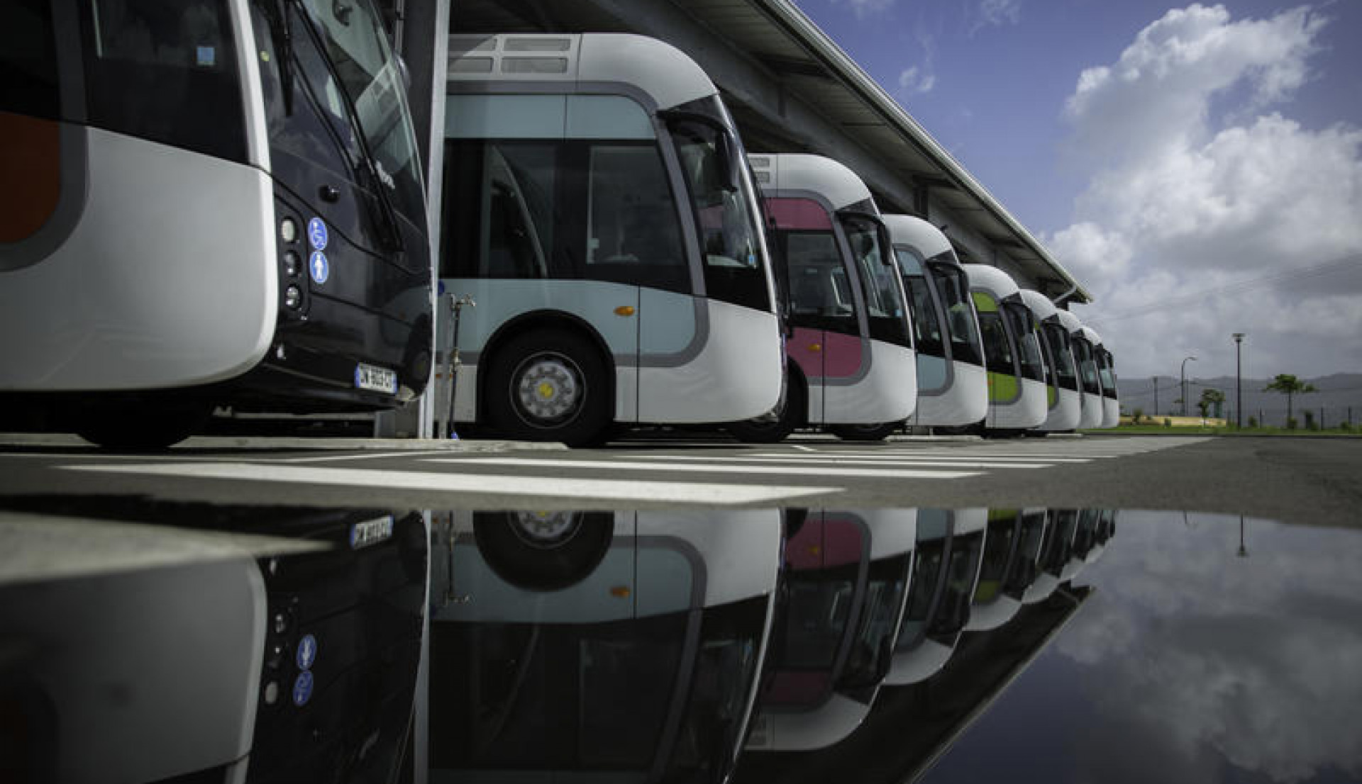 With the support of a €200 million soft loan from the European Investment Bank, 29 cities across Ukraine will receive almost 1,000 mass transit vehicles