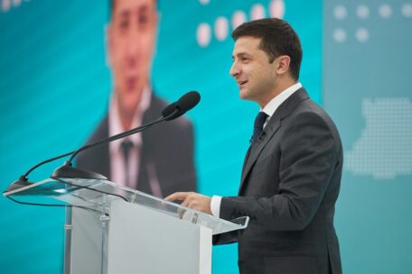 The Ukrainian President, Volodymyr Zelensky, has announced the establishment of a new state airline Ukrainian National Airlines (UNA)