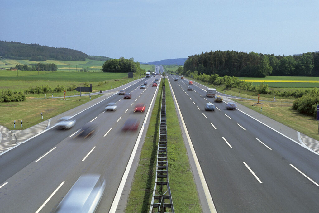 The first autobahn in Ukraine will be built in 2022.