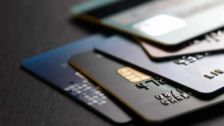 Количество электронных платежных карт, эмитированных в Украине, с начала 2021 года увеличилось на 7% и достигло 78 млн штук
