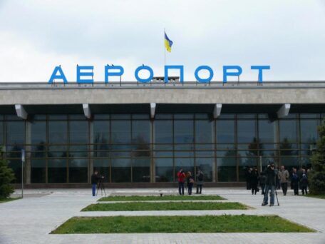 El aeropuerto de Kherson recibirá el primer vuelo.