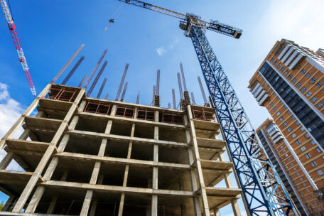 La construction de 427 immeubles résidentiels a repris au cours du mois dernier.