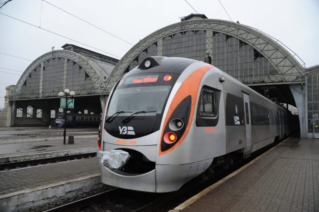 A new train route № 5/6 Mariupol - Rakhiv has commenced operation on December 13 2021.