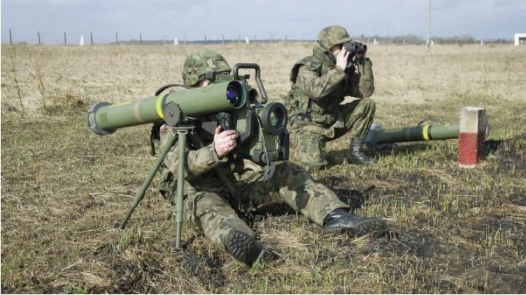 Swedish PM says Stockholm will supply 5,000 anti-tank weapons to Ukraine.