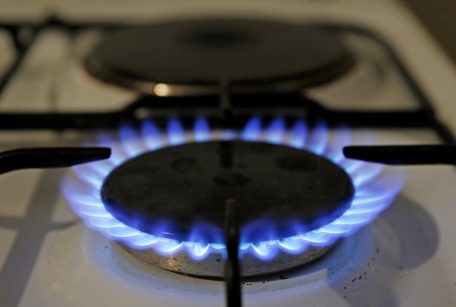 Natural gas prices last week decreased by 7.1%.