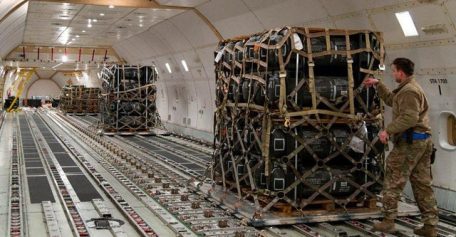 Une cargaison de 84 tonnes de munitions de défense est arrivée en Ukraine.