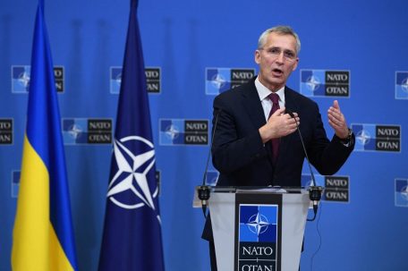 NATO and the EU should stop complaining and increase aid to Ukraine.