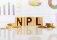  La part des prêts NPL dans les banques l'an dernier est tombée à 30 %.  