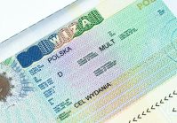 Polonia aumentó la emisión de visas a ucranianos en un 32% .