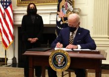 США выделили дополнительно $186 млн гуманитарной и $800 млн военной помощи для Украины.