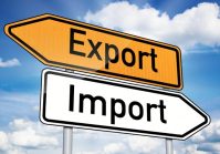 В марте украинский экспорт упал почти на 57,9%, а импорт - на 75,8%.