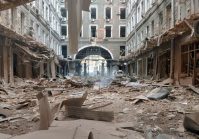 Como resultado del bombardeo enemigo en Kharkiv , el agresor ruso ha destruido casi 1.000 edificios.