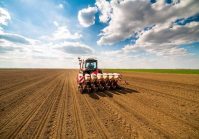Ukraine’s farmers have planted 80.6 % of last year's area.