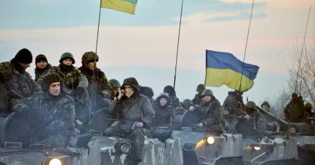 L’Ukraine a déployé des unités de réserve dans certaines zones, s’est regroupée et a commencé une contre-attaque.
