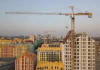 Zełenski ogłasza program budowy mieszkań na dużą skalę.