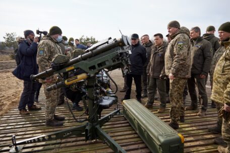 Członkowie Kongresu USA proszą Bidena o wysłanie większej ilości broni Ukrainie.