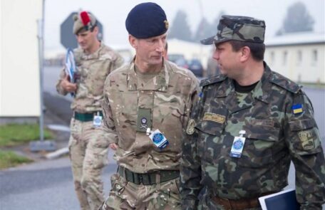 Ukrainian military personnel have arrived in Britain for training.