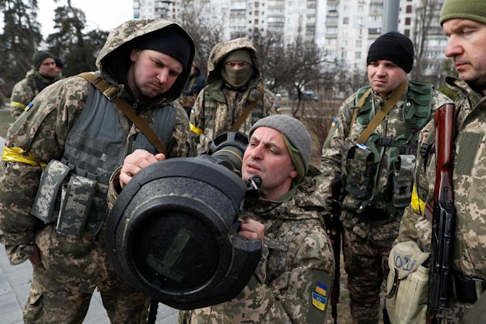 Ukraine's armed forces are beginning the transition to NATO weapons.