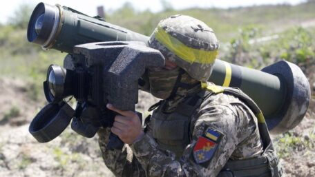 L’OTAN n’enverra pas d’armes à l’Ukraine, mais des fournitures seront envoyées par certains alliés.