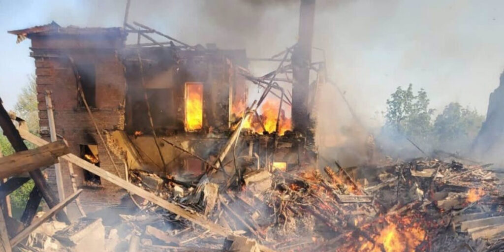 An air strike on a school in Belogorovka kills 60 people.