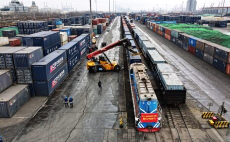 L’UE doit régler les problèmes techniques afin de pouvoir transporter de gros volumes de marchandises depuis l’Ukraine.