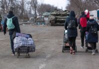 Unos 100 civiles evacuados del Azovstal de Mariupol .