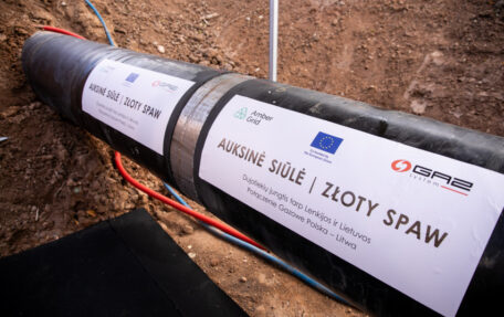 A gas pipeline between Poland and Lithuania has officially started operating.