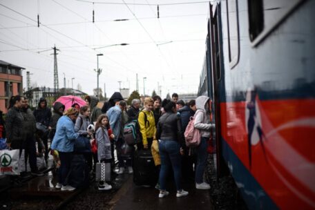 El 60% de los ucranianos que se fueron al comienzo de la guerra han regresado a Ucrania.