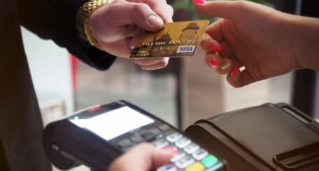 Card terminals usage shows that the Ukrainian economy is gradually returning to work.