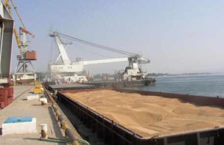 El primer barco con maíz ucraniano llegó a España por un nuevo canal de exportación.