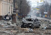 Straty Ukrainy z tytułu zniszczonych mieszkań, przedsiębiorstw i infrastruktury sięgają połowy PKB.