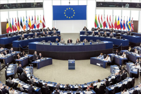 El Parlamento Europeo ha aprobado una resolución que otorga a Ucrania el estatus de candidato.