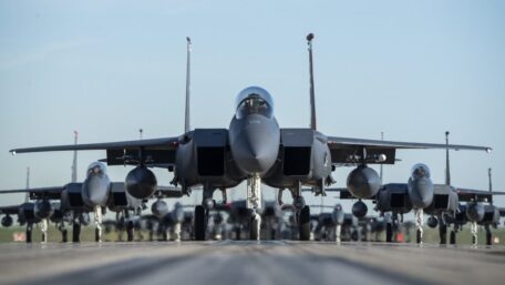 Estados Unidos entrenará a pilotos de combate ucranianos en aviones de combate F-15 y F-16.