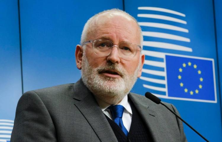 The VP of the European Commission supports EU candidate status for Ukraine.