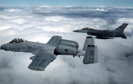 Ucrania y Estados Unidos están discutiendo la posibilidad de transferir aviones de combate estadounidenses.